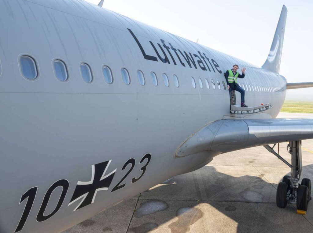 Serengeti-Park Hodenhagen übernimmt Airbus A310 10+23 von der Bundeswehr