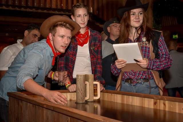 Weihnachtsfeiern in gemütlich-rustikaler Atmosphäre -- Mit Buffet, Steakhouse oder ganz im Western-Stil im Wunderland Kalkar
