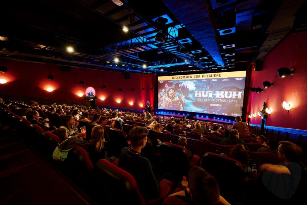 „Hui Buh und das Hexenschloss“ feiert gruselig-lustige Premiere im Europa-Park
