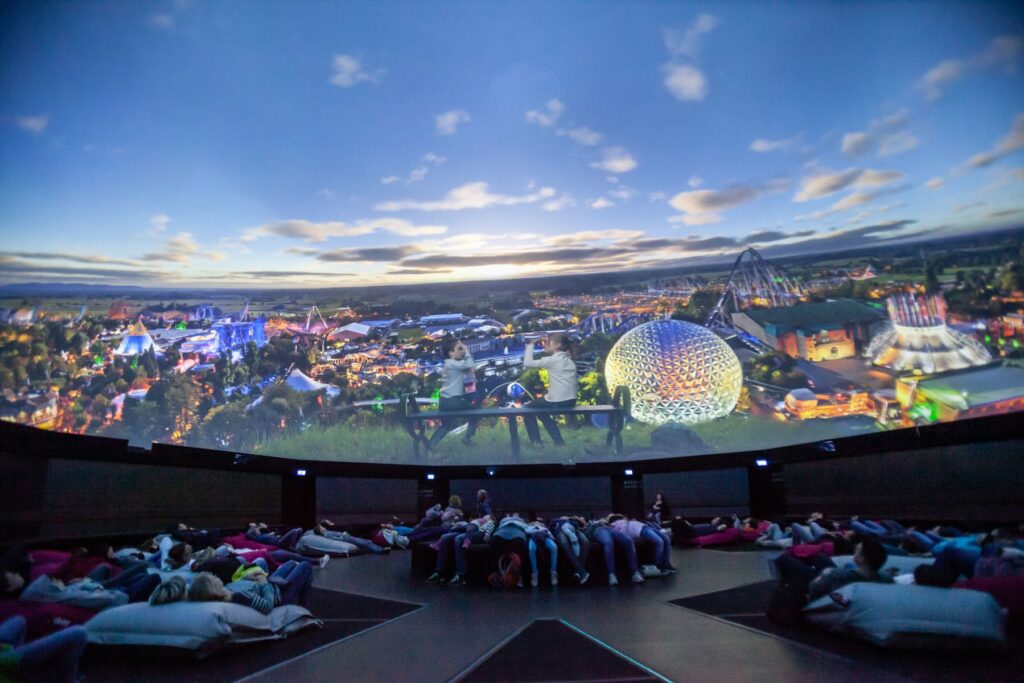 Neues 360-Grad-Filmabenteuer im Traumzeit Dome des Europa-Park um Nikola Tesla und seine Heimat Kroatien