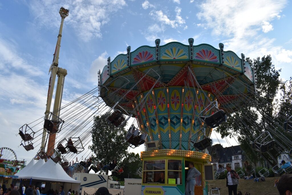 Größte Kirmes am Rhein in Düsseldorf - ein Tagesbericht