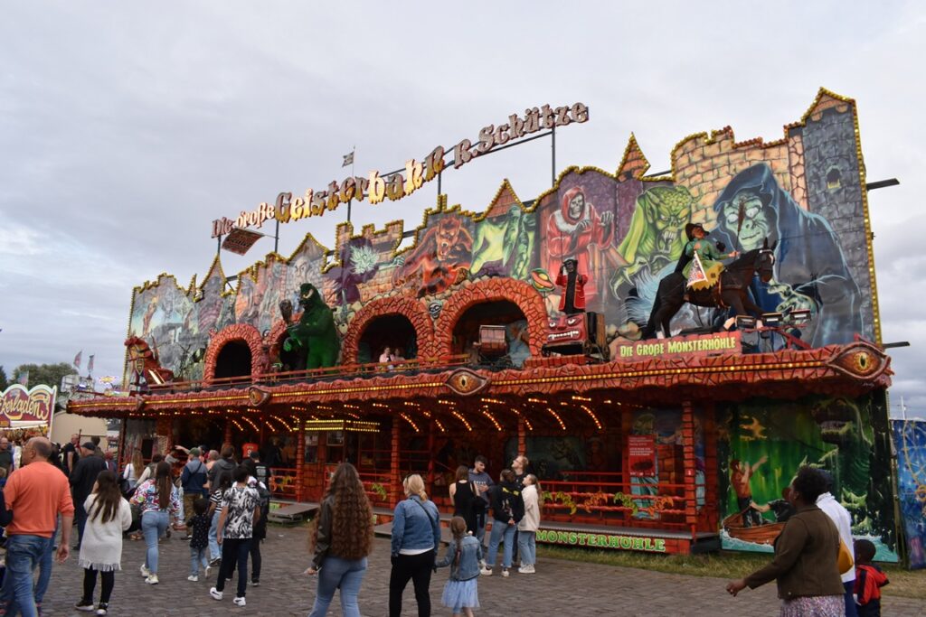 Größte Kirmes am Rhein in Düsseldorf - ein Tagesbericht