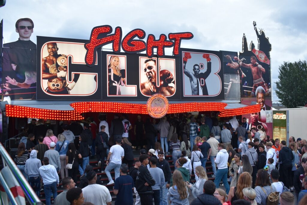 Größte Kirmes am Rhein in Düsseldorf - ein Tagesbericht