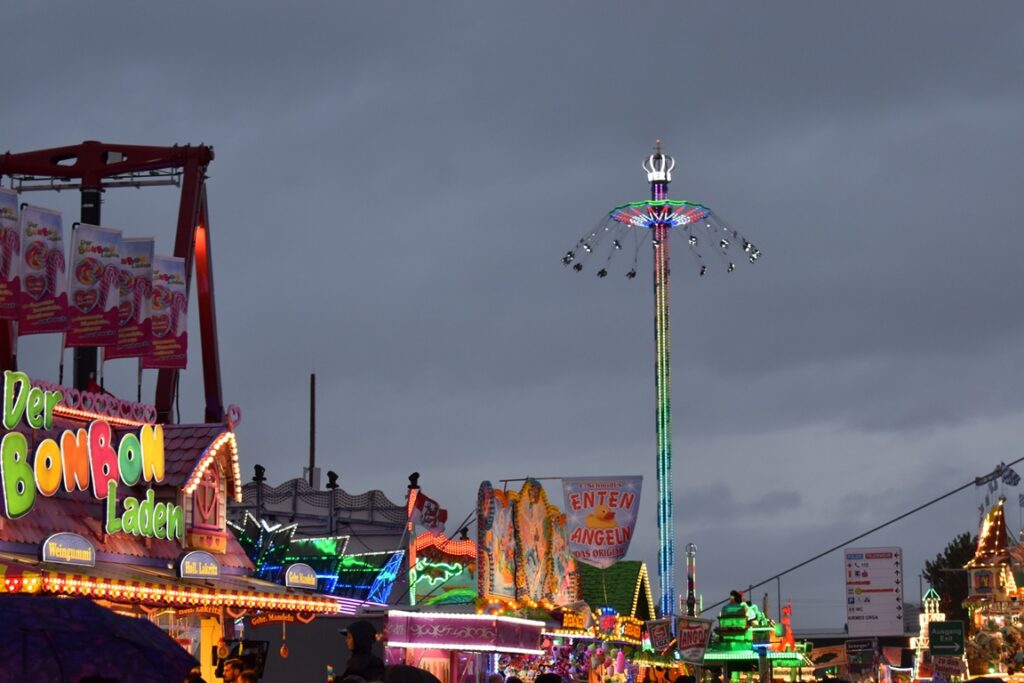 Größte Kirmes am Rhein in Düsseldorf - ein Tagesbericht