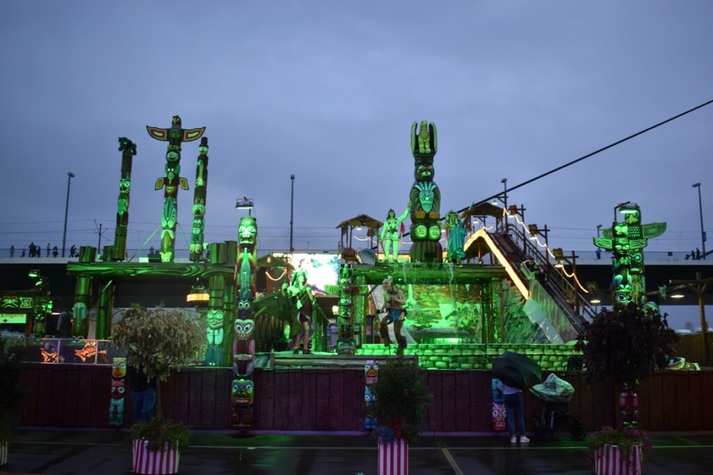 Größte Kirmes am Rhein in Düsseldorf - ein Tagesbericht