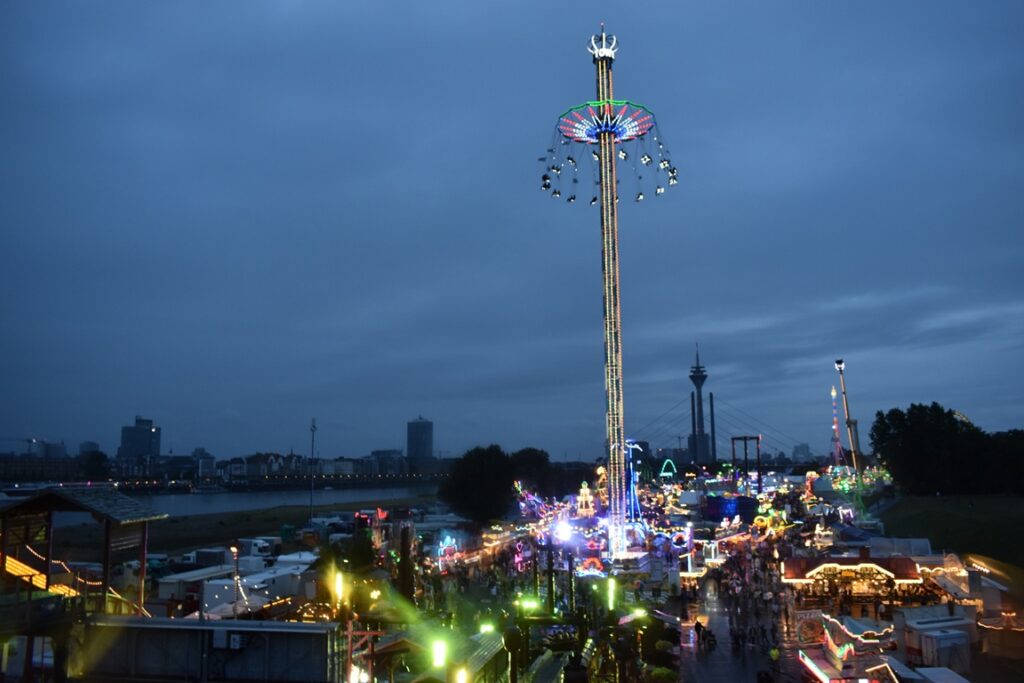 Größte Kirmes am Rhein in Düsseldorf - ein Tagesbericht