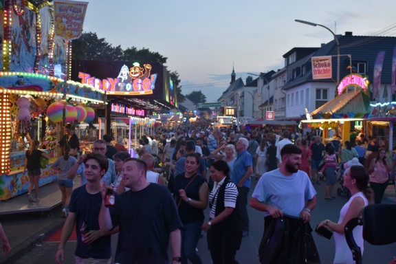 Bonn steht Kopf - Pützchensmarkt Bonn 2023