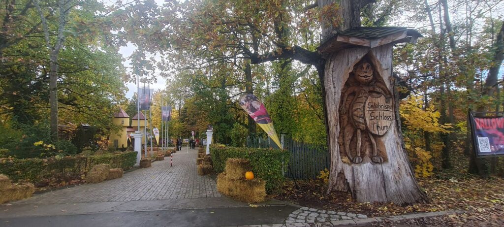 Zu Gast bei Schloss Thurn an Halloween ein schöner Familien Park & ein überragendes Halloween Event