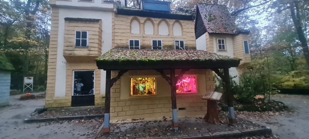 Zu Gast bei Schloss Thurn an Halloween ein schöner Familien Park & ein überragendes Halloween Event