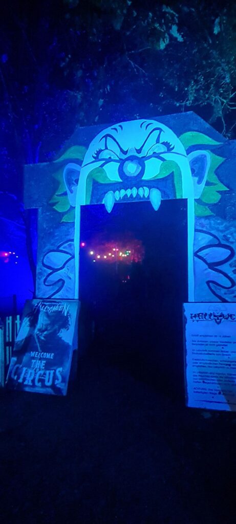 Zu Gast bei Schloss Thurn an Halloween ein schöner Familien Park & ein überragendes Halloween Event