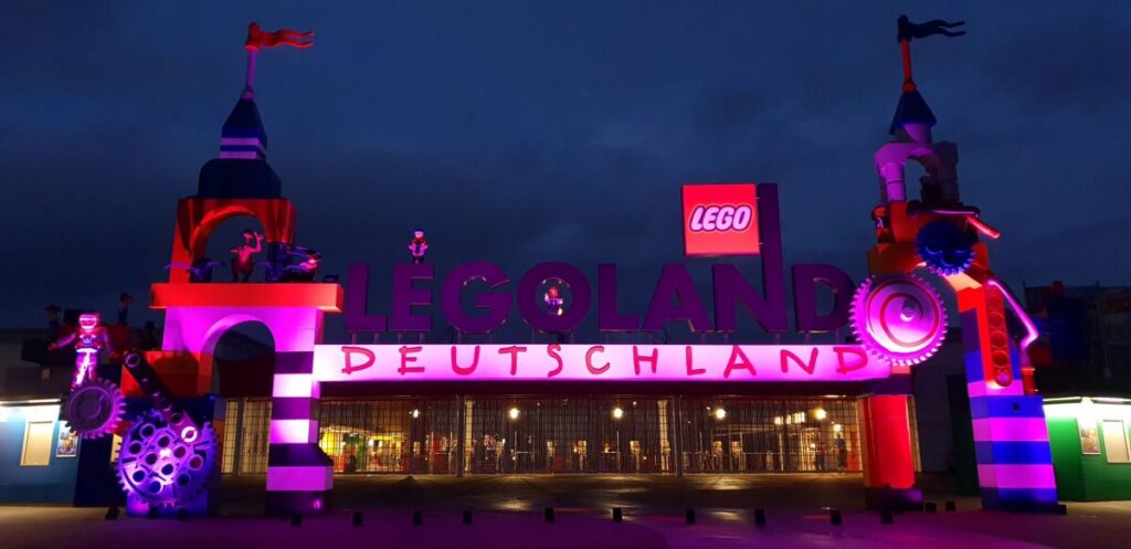 Purple Light Up – Lila Leuchten im LEGOLAND® Deutschland