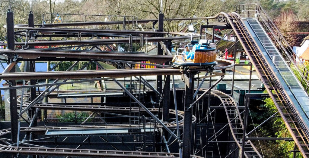 Avonturenpark Hellendoorn: neue Achterbahn RidderStrijd in Betrieb