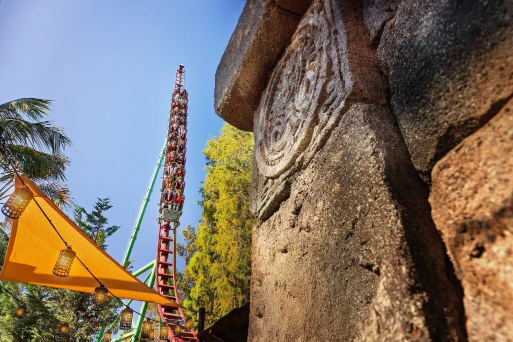 Knott's Berry Farm: MonteZOOMa: The Forbidden Fortress