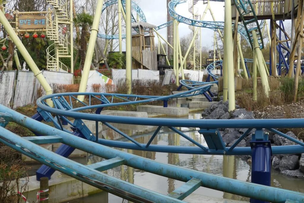 Walibi Belgien: Dock World