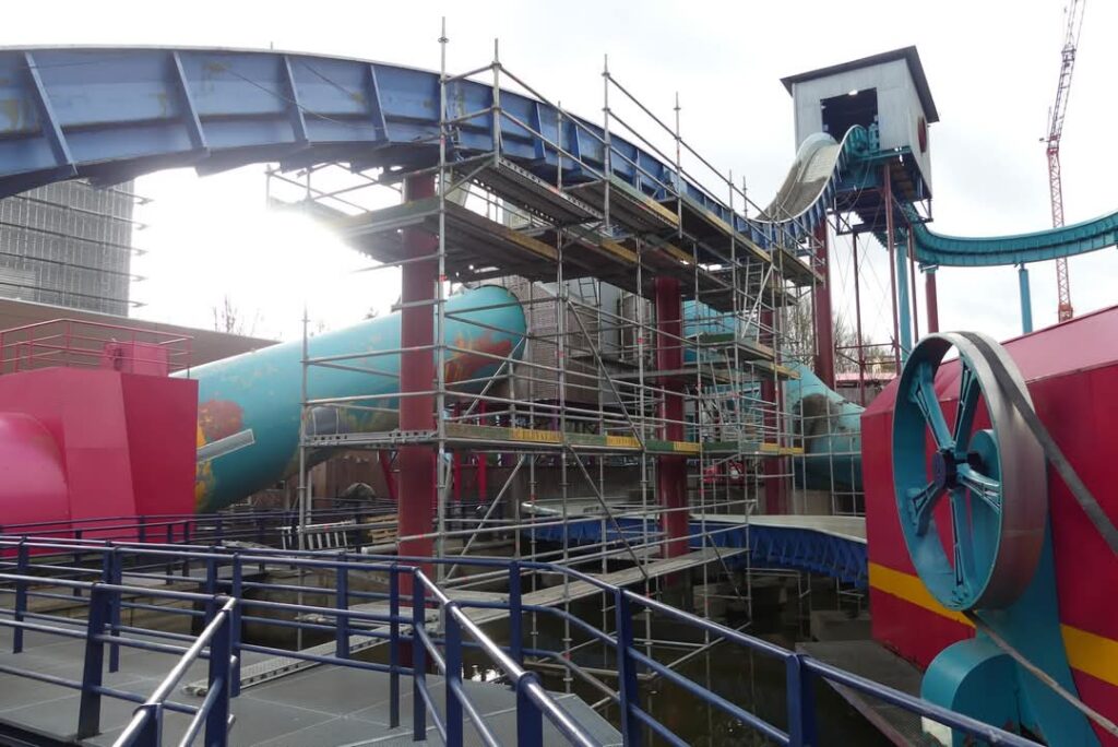 Walibi Belgien: Dock World