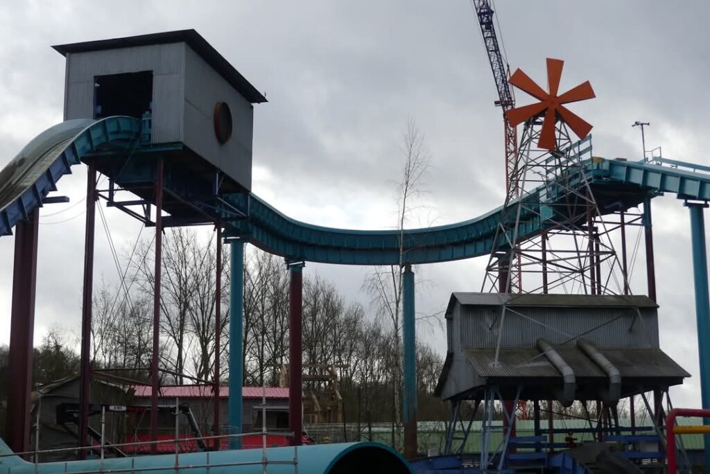 Walibi Belgien: Dock World