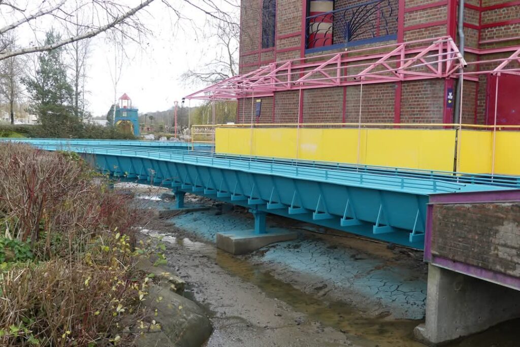 Walibi Belgien: Dock World