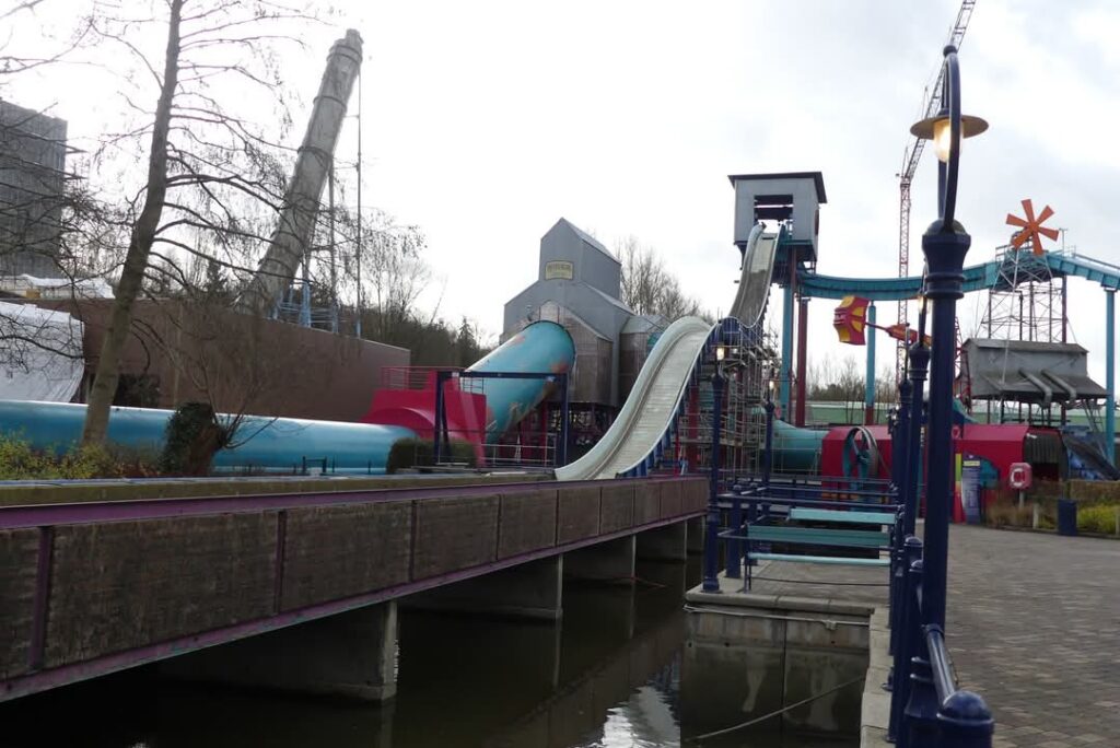 Walibi Belgien: Dock World