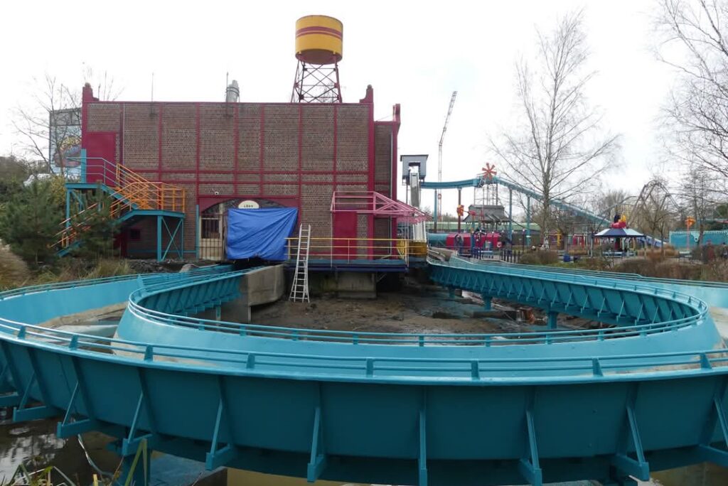 Walibi Belgien: Dock World