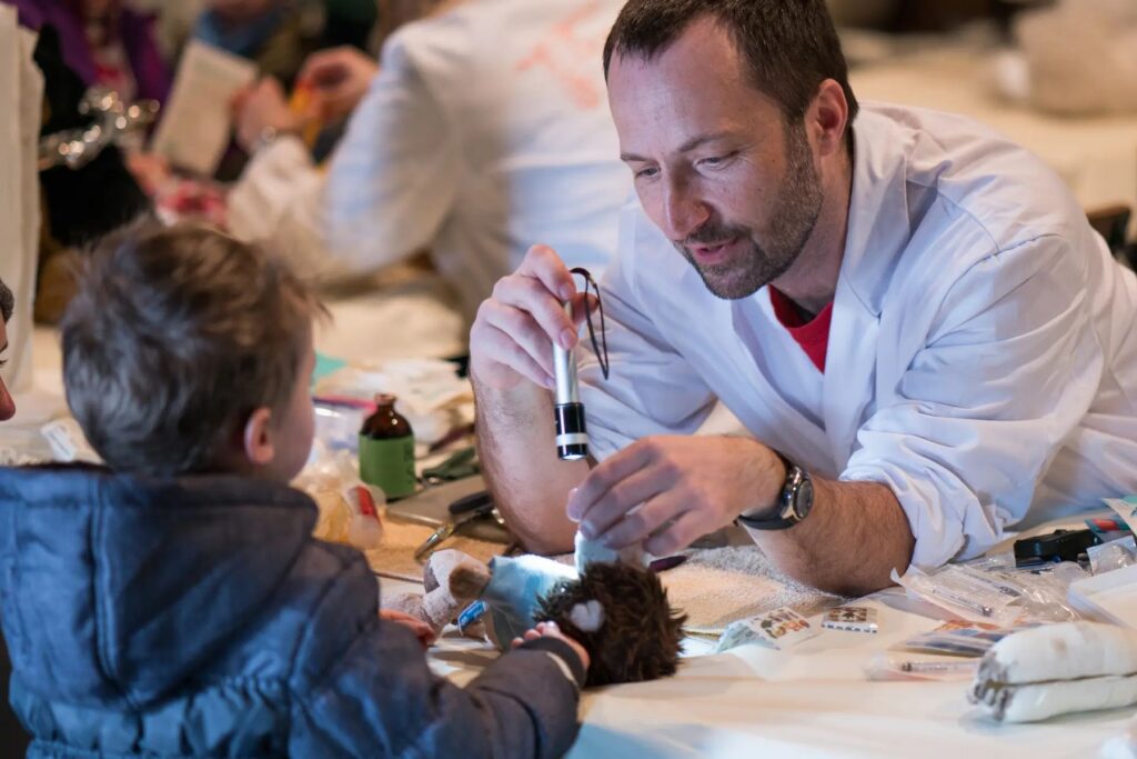 Erlebnis-Zoo Hannover: Stofftierklinik am 17.02.2024