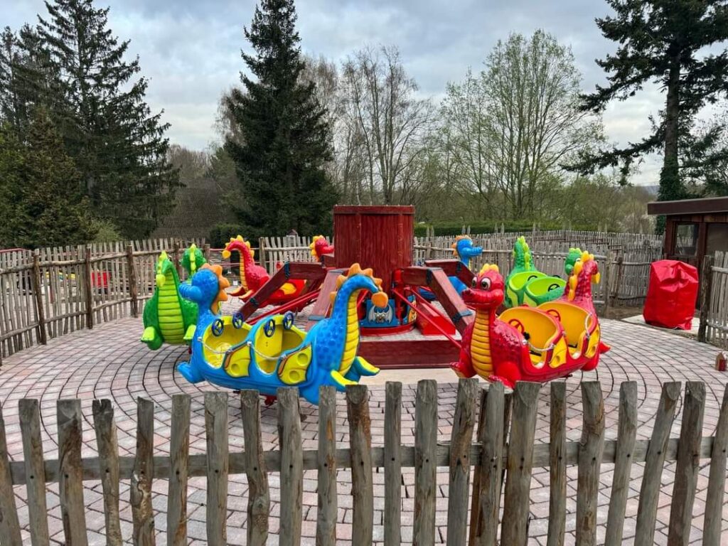 Rasti-Land: Drachenkarussell