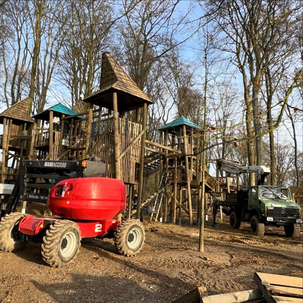 Ketteler Hof: Neuer Kletterspielplatz