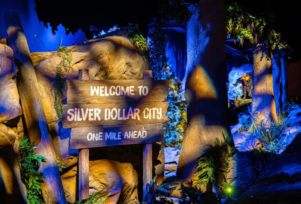 Silver Dollar City: Fire In The Hole