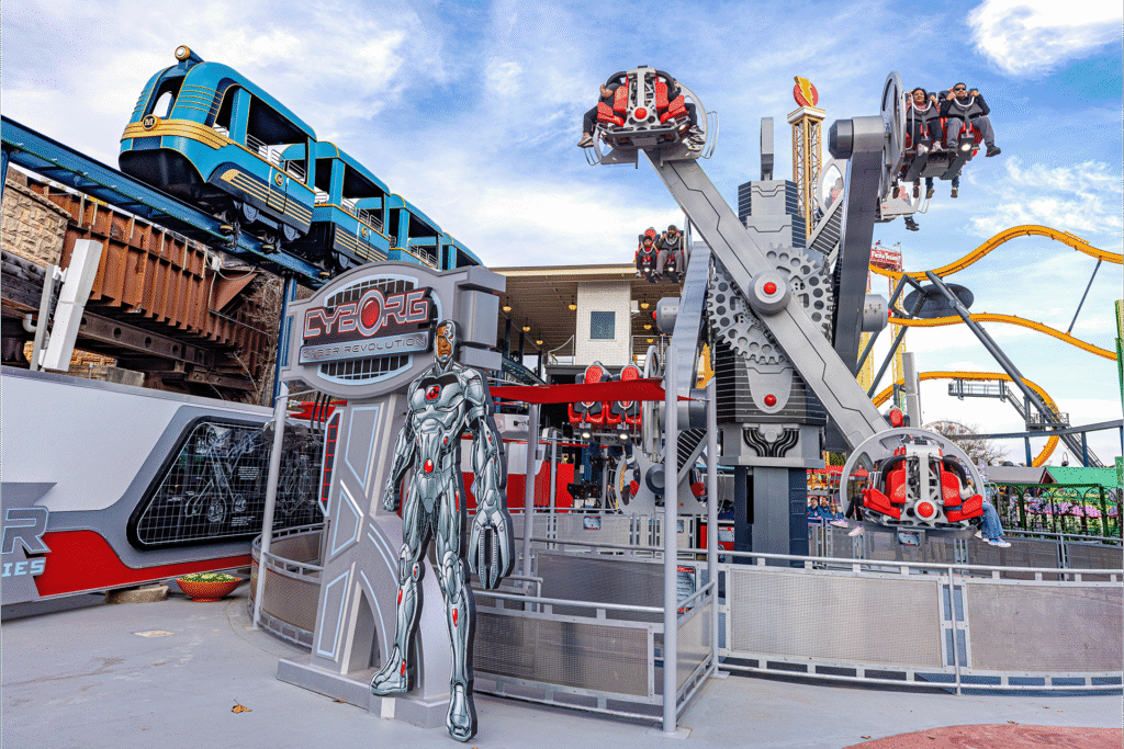 Six Flags Fiesta Texas: DC Universe