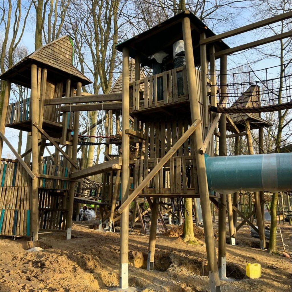 Ketteler Hof: Neuer Kletterspielplatz