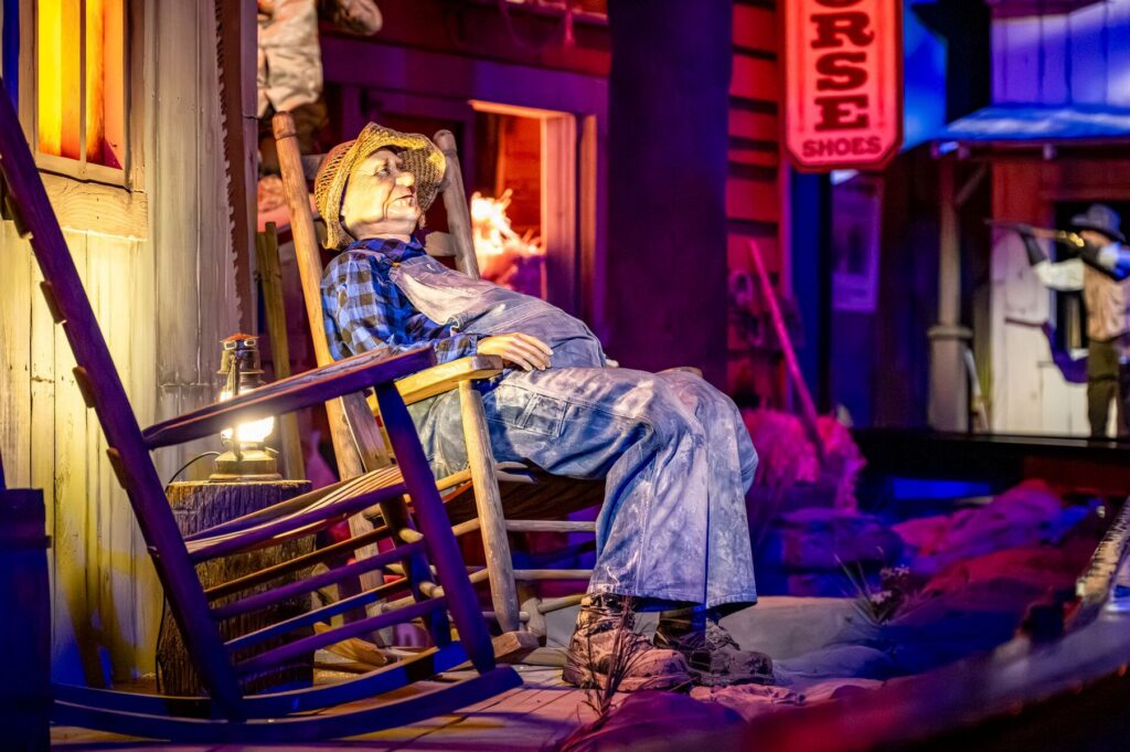 Silver Dollar City: Fire In The Hole