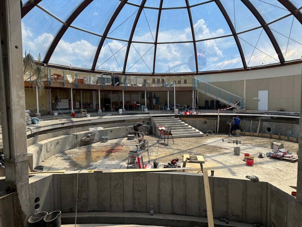 Miramar: Neue Poolbar