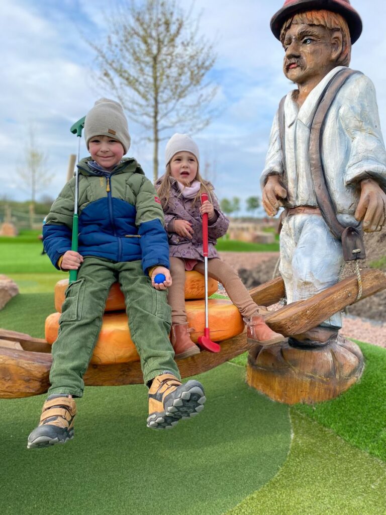 Holland Park: Neue Abenteuer-Minigolfanlage