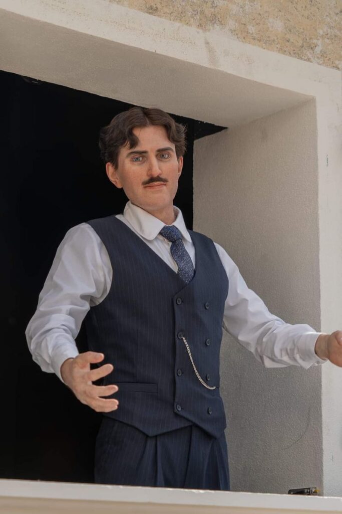 Europa-Park: Lebensechter Nikola Tesla-Animatronic