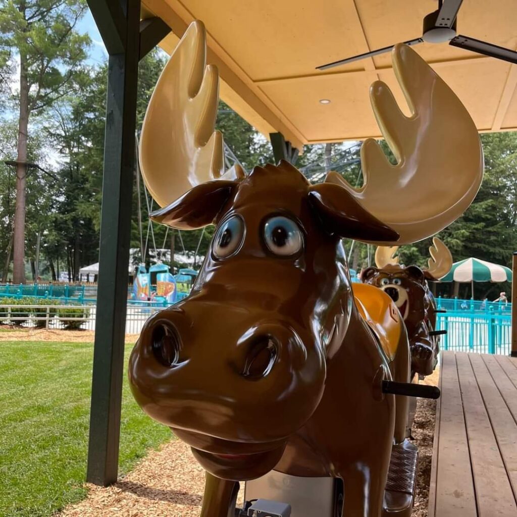 Santa's Village - Muskoka's Theme Park: Moose on the Loose