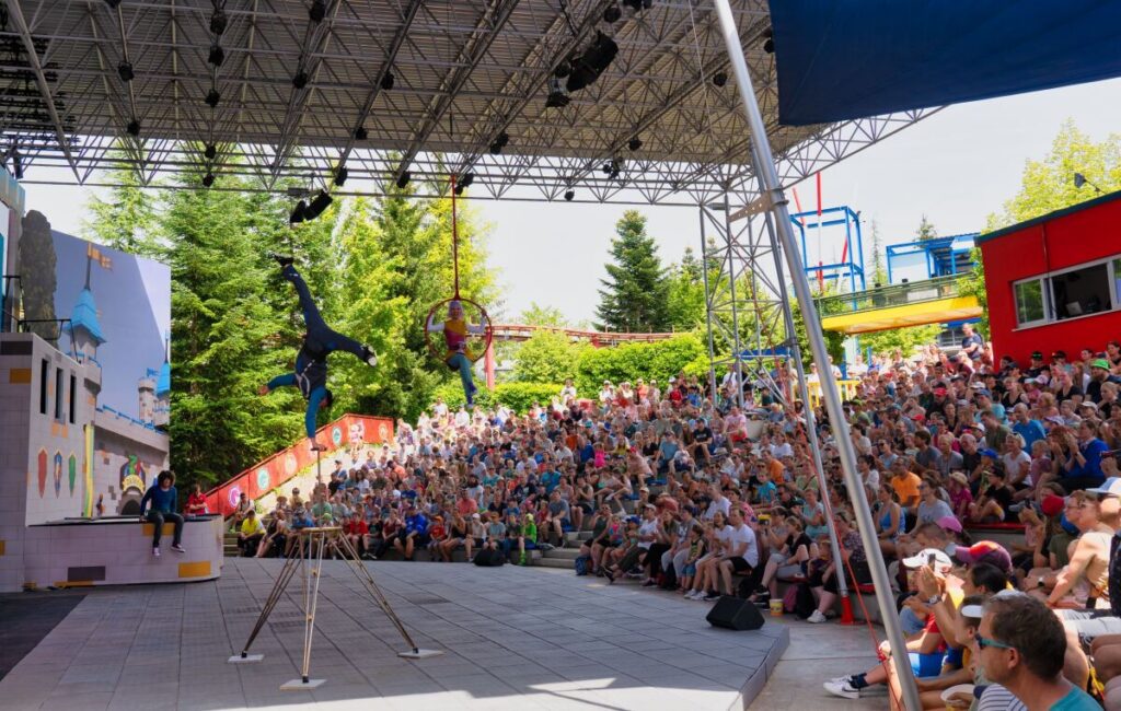LEGOLAND® Deutschland: LEGO® DREAMZzz™ Sommershow