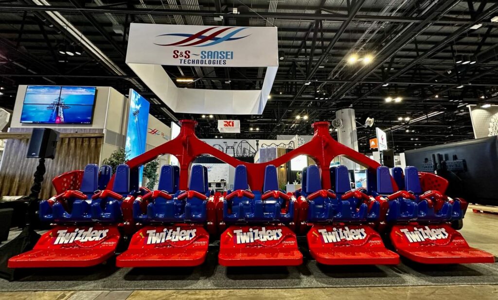 Hersheypark: Twizzlers Twisted Gravity