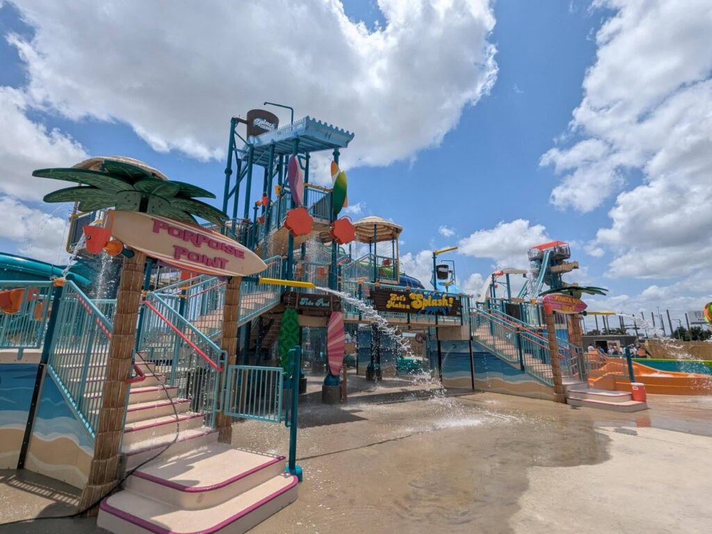 Six Flags Hurricane Harbor: Splash Island