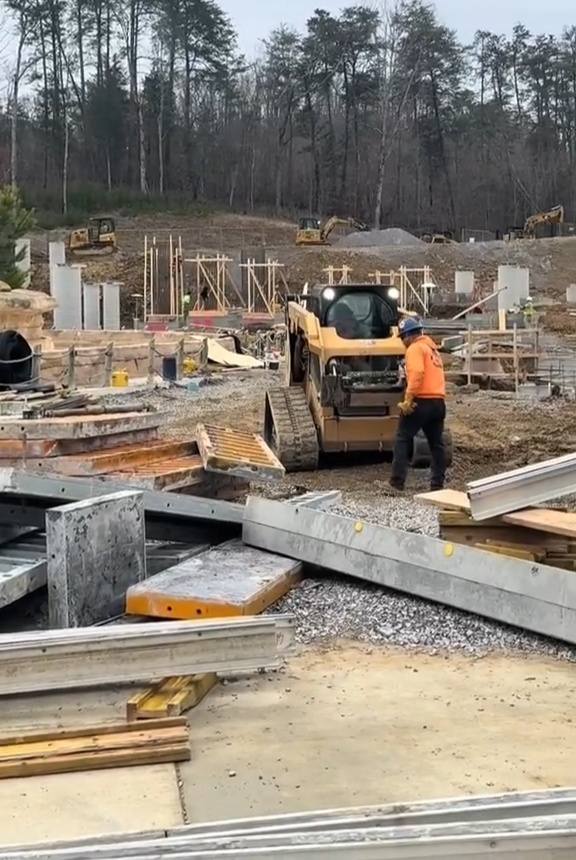 Soaky Mountain Waterpark: Rafter's Rage