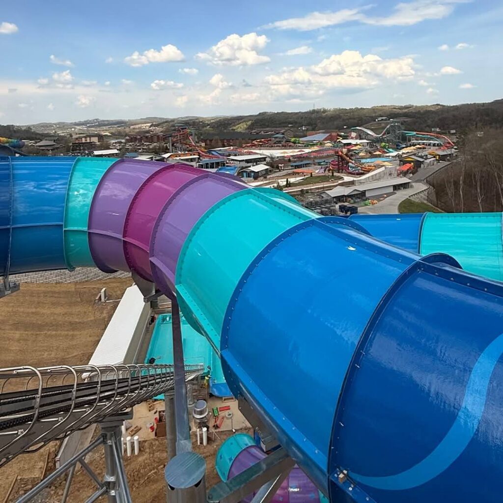 Soaky Mountain Waterpark: Rafter's Rage