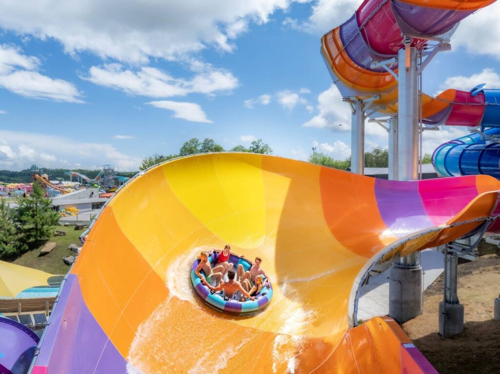 Soaky Mountain Waterpark: Rafter's Rage