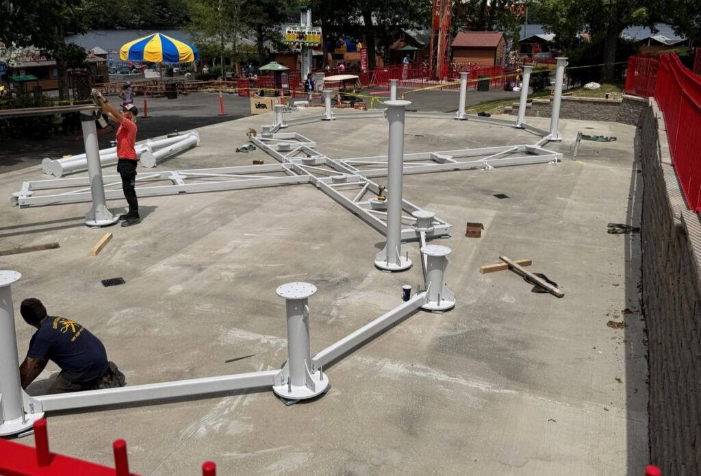 Quassy Amusement & Waterpark: Aladdin Wave Swinger & Crazy 8 Family Coaster
