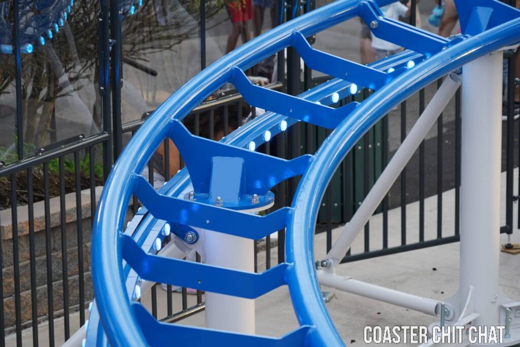 Quassy Amusement & Waterpark: Aladdin Wave Swinger & Crazy 8 Family Coaster
