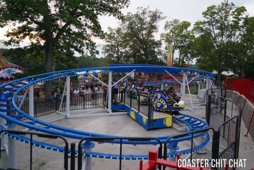 Quassy Amusement & Waterpark: Aladdin Wave Swinger & Crazy 8 Family Coaster
