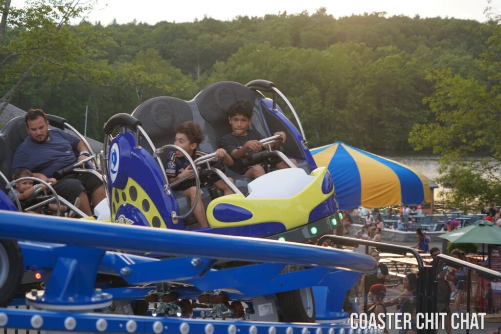 Quassy Amusement & Waterpark: Aladdin Wave Swinger & Crazy 8 Family Coaster