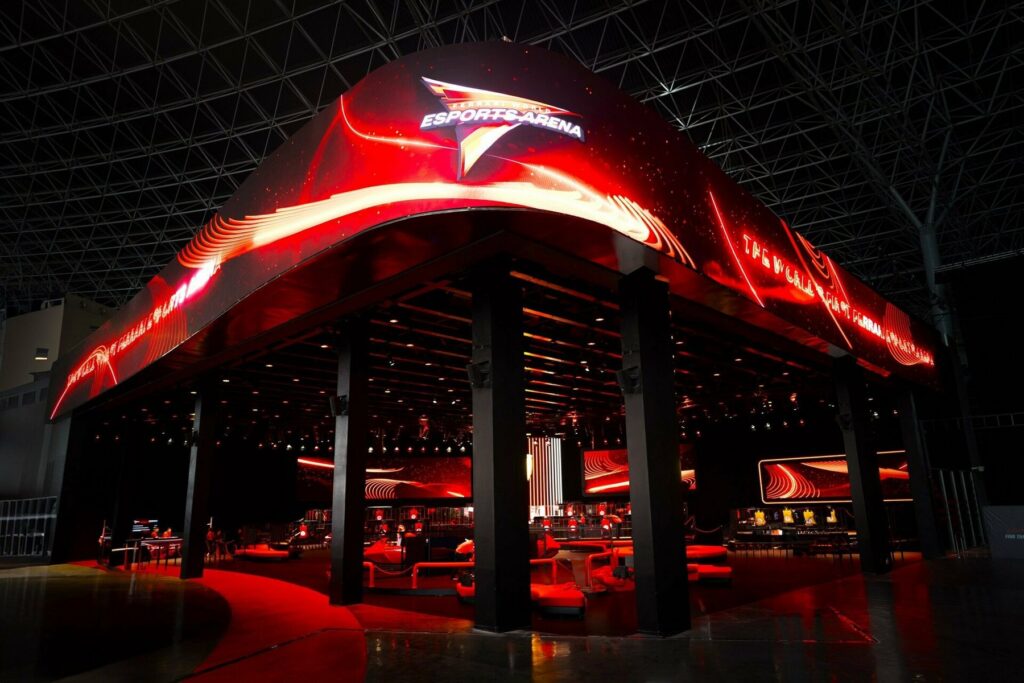Ferrari World: Neue eSports-Arena
