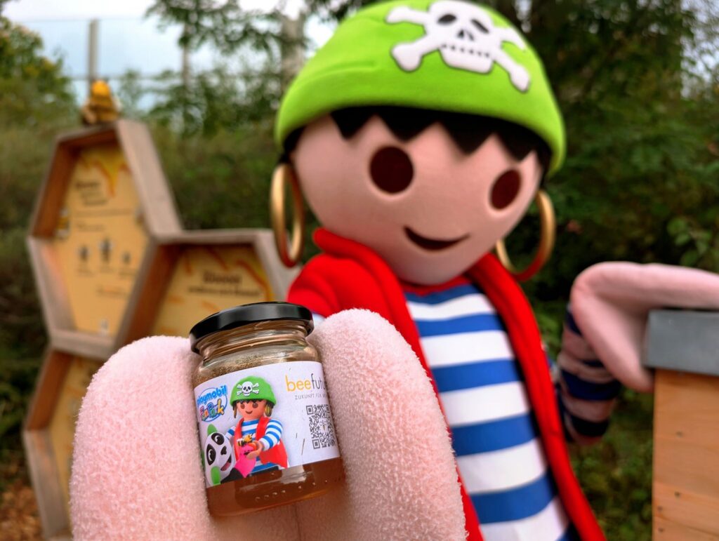 Playmobil-FunPark: Der erste Playmobil-Honig ist da!