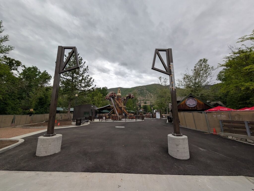 Lagoon Amusement Park: The District