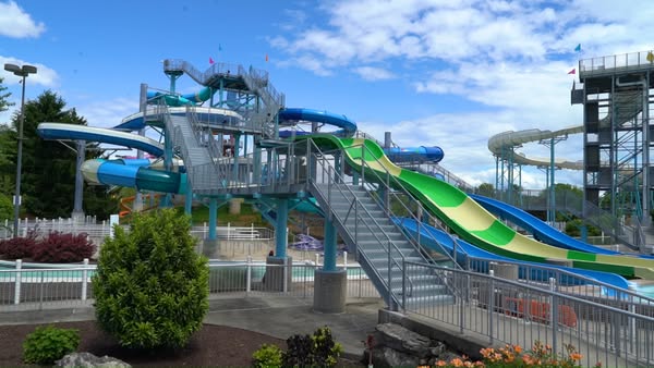 Dorney Park & Wildwater Kingdom: Lightning Falls & Cascade