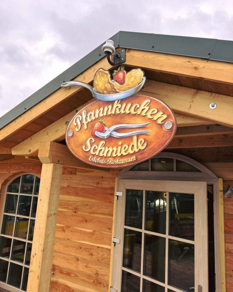 Karls Erlebnis-Dorf Döbeln: Pfannkuchenschmiede & Angsthasenscheune