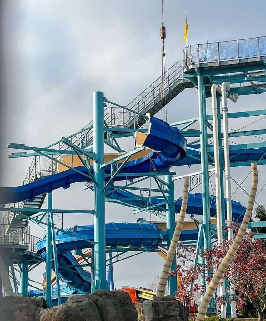 Dorney Park & Wildwater Kingdom: Lightning Falls & Cascade